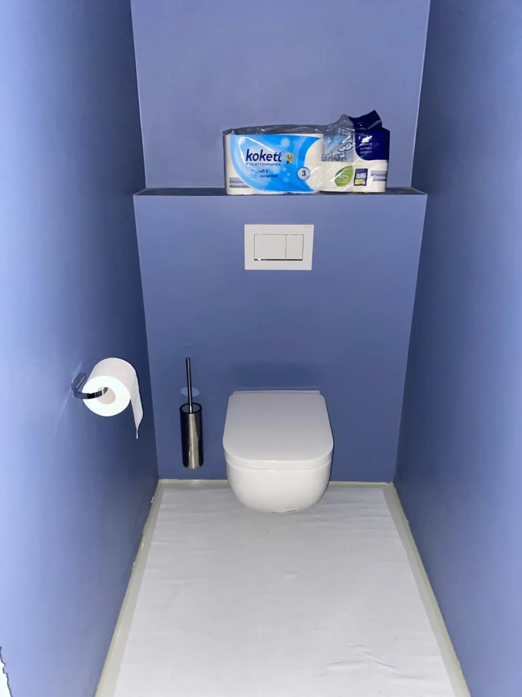Fertig saniertes Gäste-WC mit spülrandlosem Wand-WC